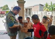 Mampir Di Mesjid Bupati Luwu, Dikerumuni Anak-anak Sekolah