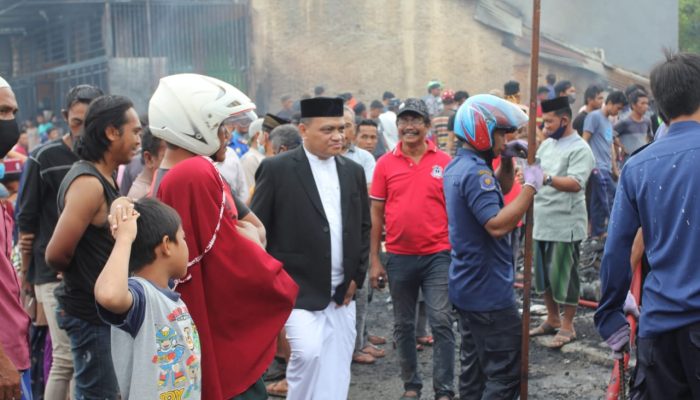 Usai Shalat Idul Adha, Syukur Bijak Langsung Menuju Lokasi Kebakaran di Lamasi