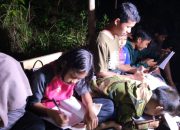 Belajar Online di Hutan, Salah Satu Siswa Pernah Dipatok Ular