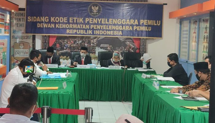 Diduga Melanggar Kode Etik, Ketua Bawaslu Luwu Jalani Sidang DKPP