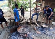 Petani Nirah di Suli Barat Luwu Mulai Beralih Dari Penghasil Tuak Menjadi Penghasil Gula Semut