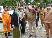 Bupati Luwu Kunjungi Korban Angin Puting Beliung dan Tinjau Langsung Kesiapan Dapur Umum