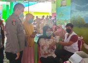 HUT Bhayangkara, Dinkes Luwu Support Polres Lakukan Vaksinasi Massal