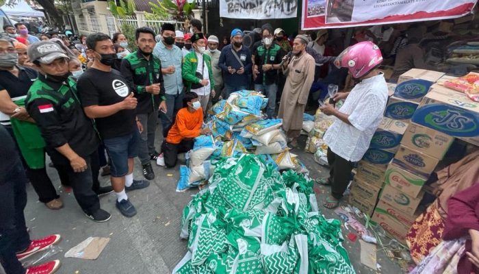 Ketua DPW PPP Sulsel kunjungi  Korban Kebakaran di Kampung Lepping Makassar.