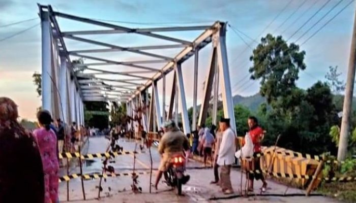 Jembatan Miring  Trans Sulawesi Ditutup, Polisi Gunakan 2 Jalur Alternatif