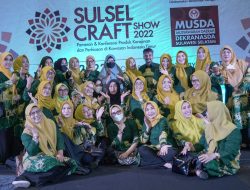 Dekranasda Luwu Raih Best Booth 2 Pada Sulsel Craft 2022