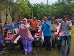 Bagikan Hand Traktor dan Pompa Air,  Fadriaty Harap, Petani di Luwu Lebih Produktif dan Berkembang