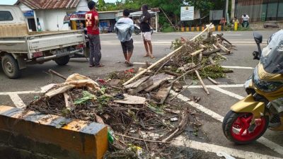 Sering Tersumbat, Warga Harap Pemerintah Beri Perhatian Khusus Saluran Air Barana Pance di Pammanu Jalan Trans Sulawesi