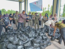 Bupati Luwu Buka Pasar Murah, Sediakan 5000 Paket Bahan Pokok