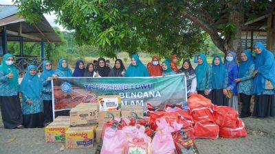 TP PKK dan Dinsos Luwu Salurkan Bantuan Bagi Korban Banjir