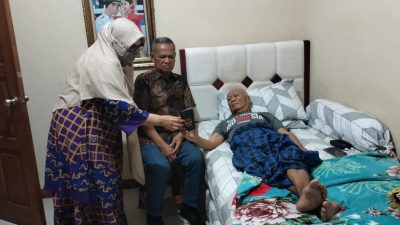 Basmin Mattayang Bersama Istri, Jenguk Datu Luwu di Jakarta