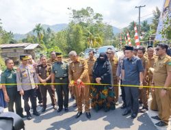 Bupati Luwu Resmikan Pengaspalan Jalan Penghubung Lare-lare – Tampa, Kades Tampa : Terima Kasih Bupati Luwu