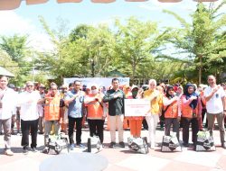 BNI Bagikan 350 Paket Sembako Kepada Tenaga Lapangan Dinas Lingkungan Hidup Palopo