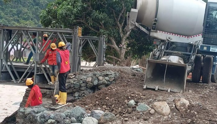 MDA Lakukan Normalisasi Akses Jalan dan Jembatan di Latimojong